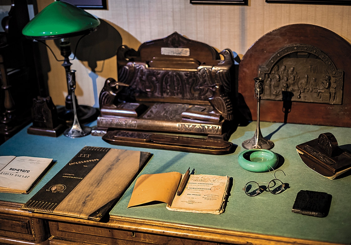 100 տարվա հավաքչություն