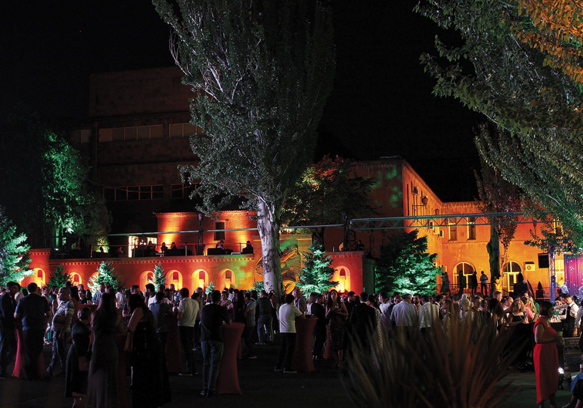 🍒 Բարձր բալ