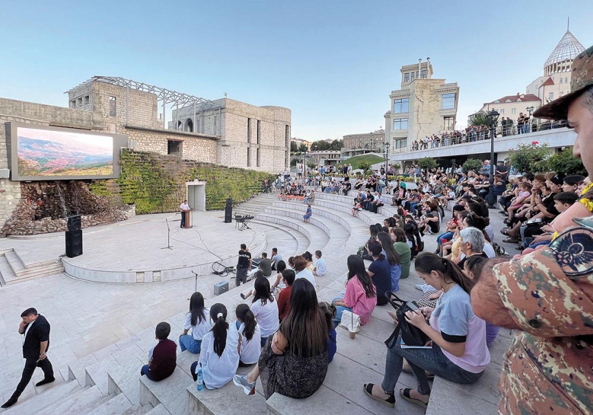 Երկու օր Ստեփանակերտում