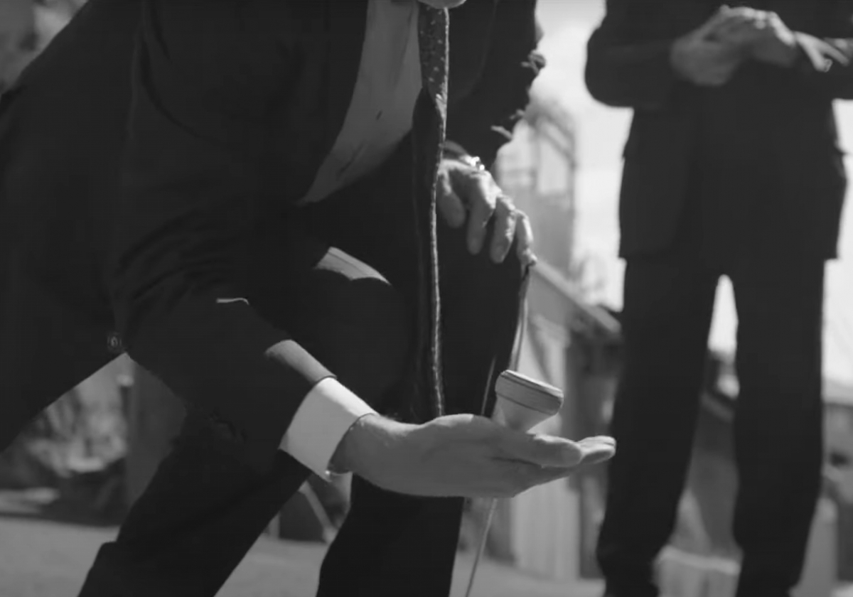 The Bus Leaves at 9:30-ի The Get Down հոլովակը Կոնդում