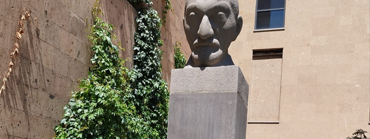 «Սա պարզապես վանդալիզմ է»․ Թամանյանի կիսանդրու փոփոխությունները