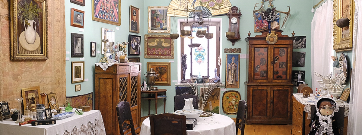 Փարաջանովի տուն-թանգարան. «Երեք հարկանի մարմարե պալատը»