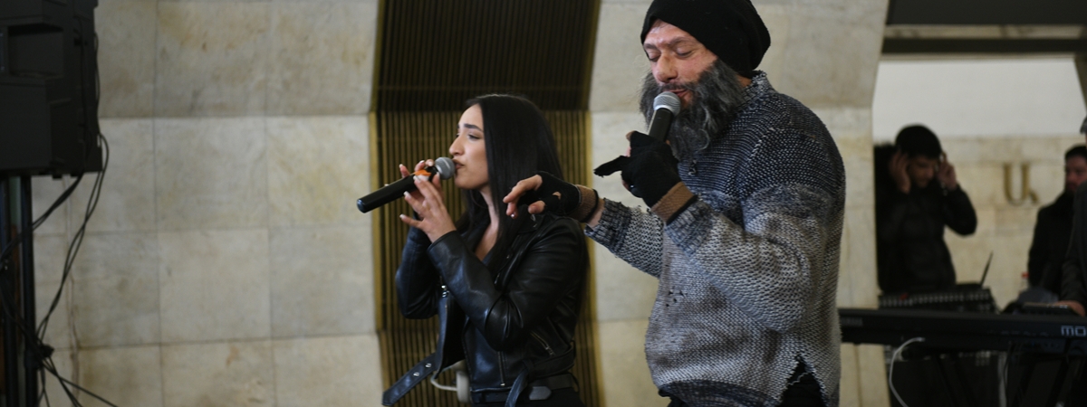 Արամ MP3-ի անակնկալ ելույթը մետրոյում