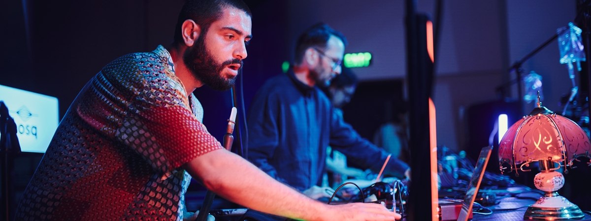 Hosq-ը միավորում է գիտությունը, երաժշտությունն ու ժամանակակից թատրոնը