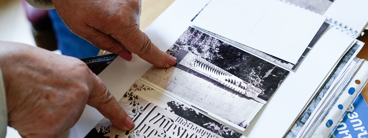 Երևանի հիշողության գրանիտե դրոշմանիշներն ըստ Իզա Չոլախյանի