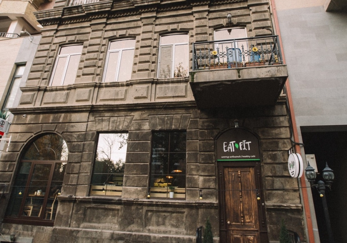 Ճակատագրի սև շենքը