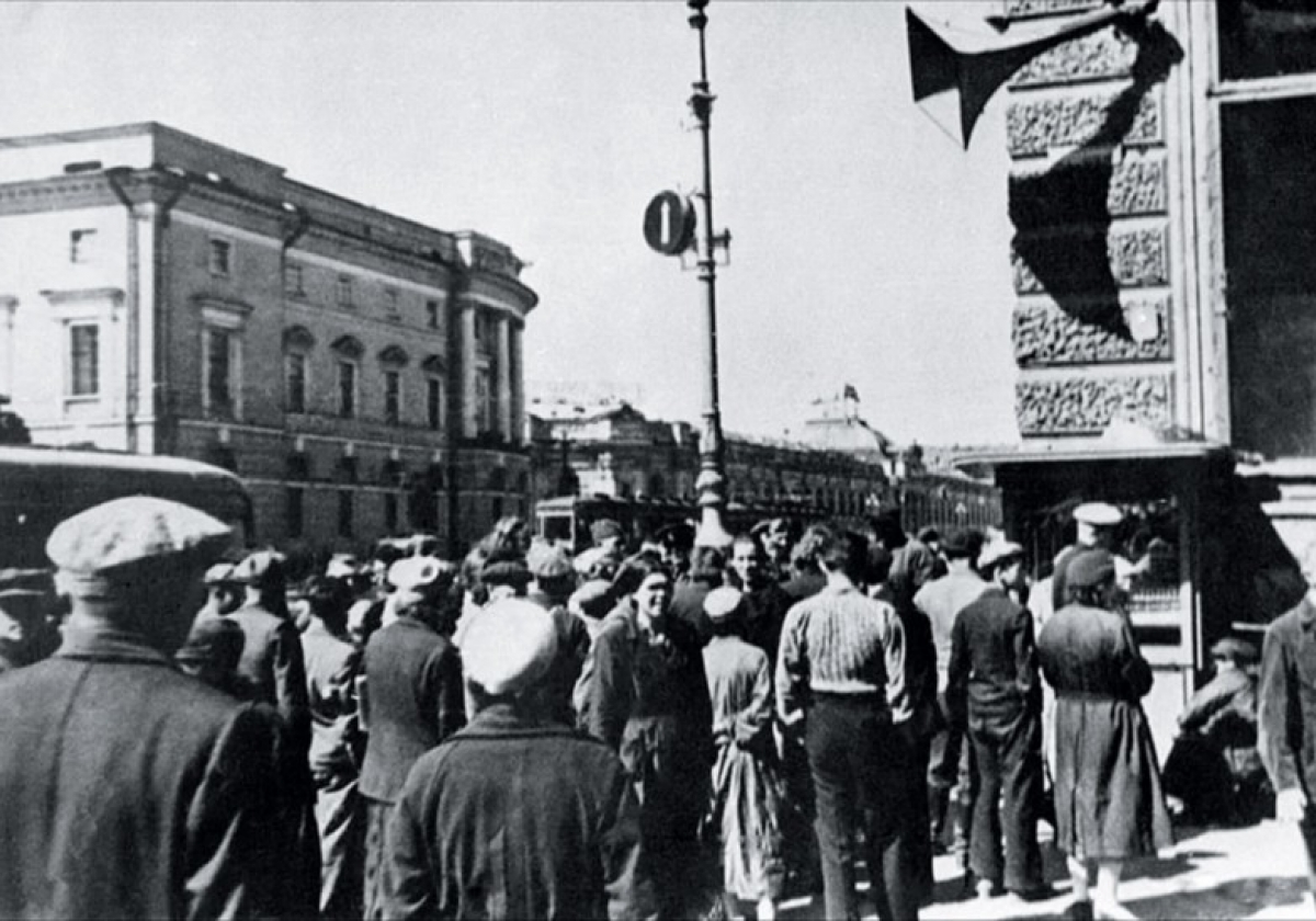 Լսեցե՜ք, լսեցե՜ք, խոսում է Երևանի լայնահաղորդ կայանը