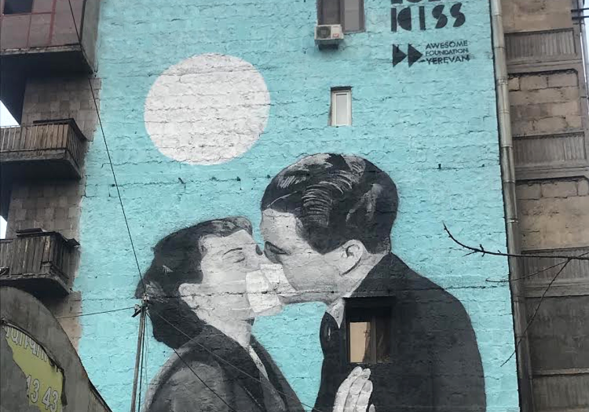 Շատ կարգապահ սիրահարները «Վստրեչի» կամրջի մոտ