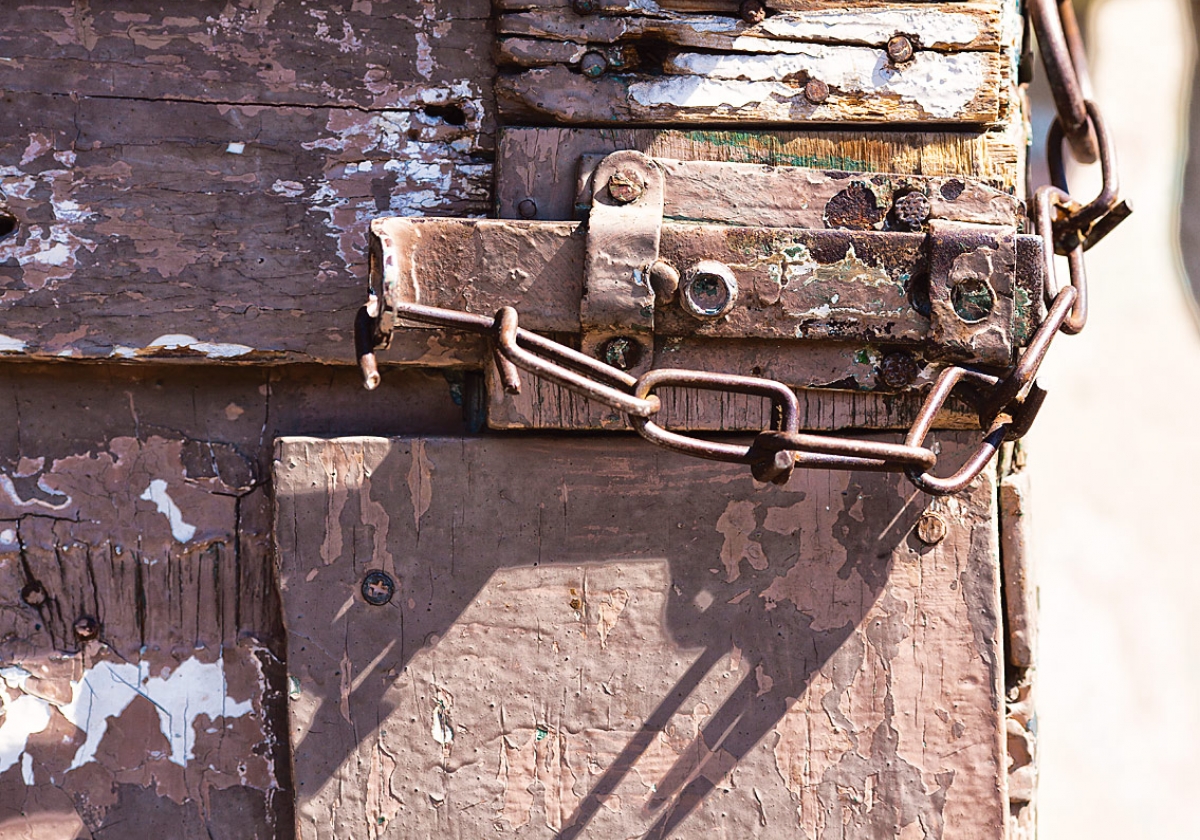 Դուռը բաց  📷