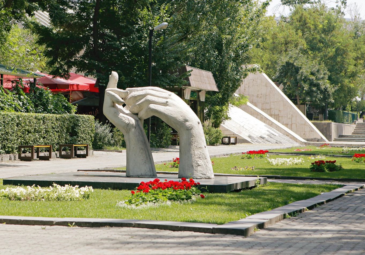 Բարեկամության ձեռքեր